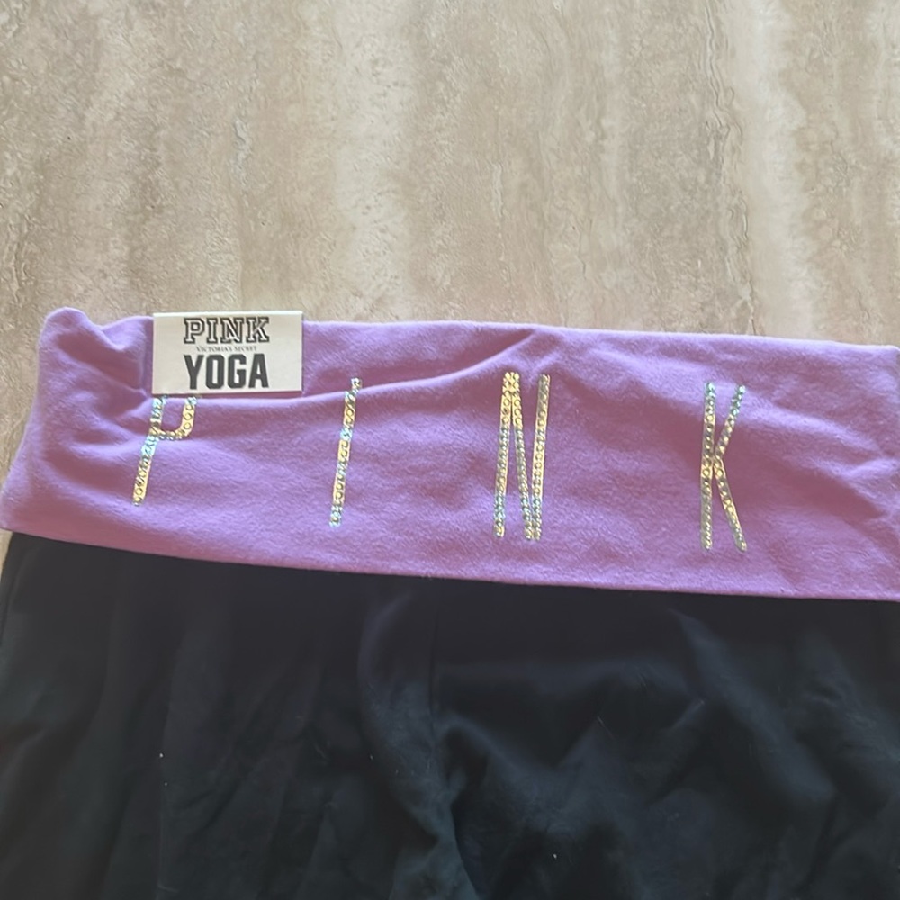 NWT VS PINK SIZE XS YOGA BOOT LEG